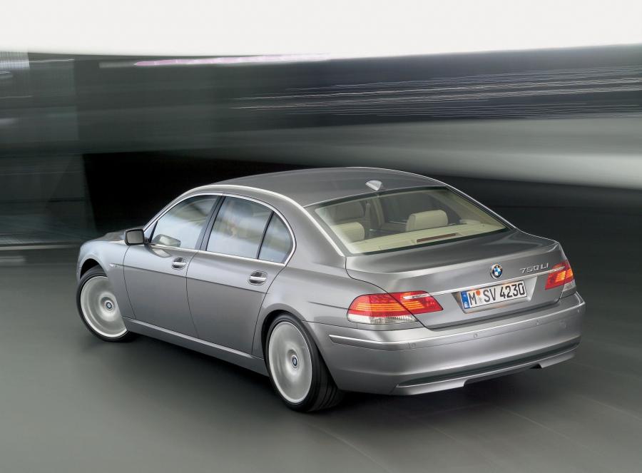  BMW 7-Series 2006 года  (фото 42 из 53)